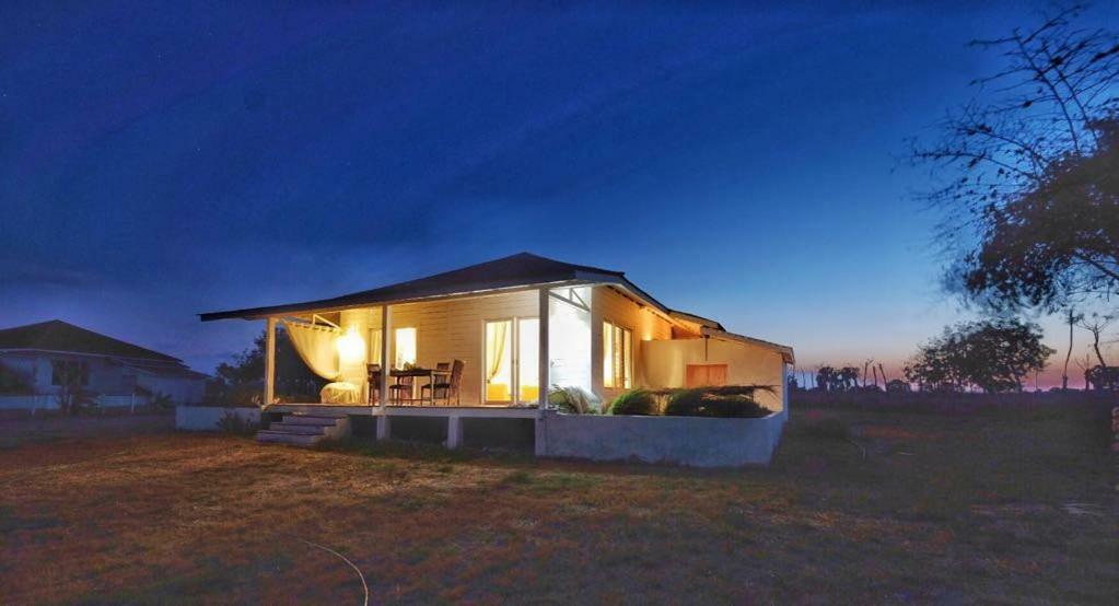Wera Beach Kadumbul Екстериор снимка