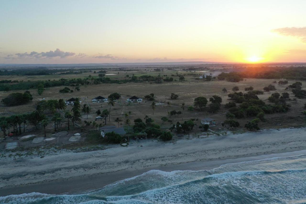 Wera Beach Kadumbul Екстериор снимка